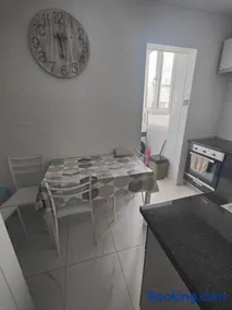 Vinaros Modern Apartment - Image 2