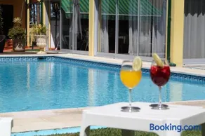 Guesthouse Pool & Sea Espinho Oporto - Image 1