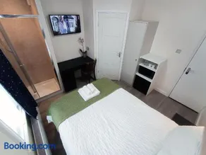 The Maple Studio - Self contained one bed studio flat - Image 2
