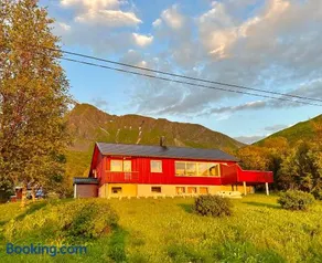 Lofoten Red Villa - Image 3