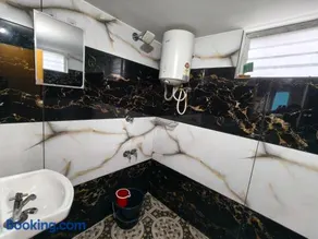 Rainy family home stay - Image 1