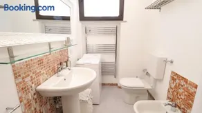 Cozy Loft - with Wi-Fi, Smart TV, Parking - Image 3