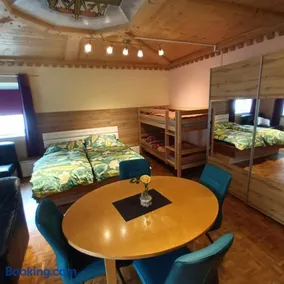 Zimmer und Appartement Marktcafe Sankt Peter am Kammersberg 87 - Image 1