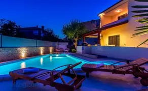Holiday Home Villa Pula - Image 2