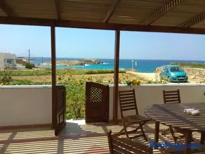 private beachfront house - Image 1