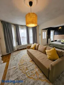 Ottawa Downtown Cozy Guesthouse - Image 3