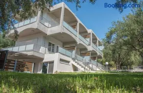 Villa Riza - Image 2
