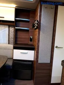 Cozy Caravan in Camping Erlengrund, Bad Hofgastein - Image 2