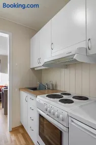 Cozy Studio Close to City, Kitchen & Parking - Image 5