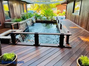 Tropical Riverhouse Retreat - Image 4