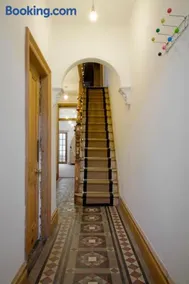 Ensuite Victorian Double, excellent transport links - Image 4