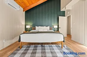 River Haus Sequoia | Hot Tub+New+King Beds+Views! - Image 1