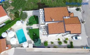 Laura Apartments - Image 5