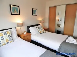 Signature - Brambling House - Image 4