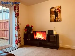 Cosy home near hospital - Image 2
