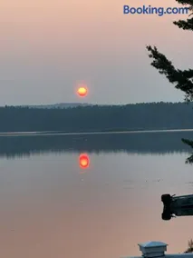 Anse au Soleil Levant, Maison complete au bord du Lac Cameron - Image 2