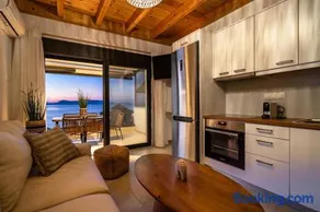 Panoramic Ocean View Suite - Image 3