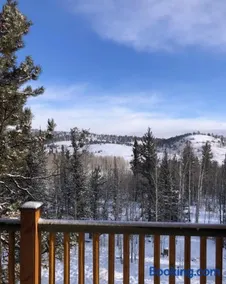 How would it feel to live close to the wildlife in a peaceful cozy cabin - Image 2