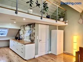 Homeawayhome - Peaceful home close to Airport with parking - Image 2