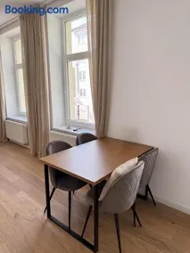 Schöne 2-Zimmer Wohnung im Herzen Düsseldorfs - Image 3