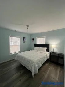 Large 5 Bedroom Home Near Downtown Dalton - Image 2