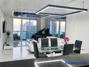 Luxury Beach & City View Condo 5 min walk to beach - Image 3