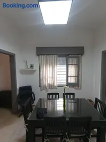Casa a pocas cuadras del centro - Image 1