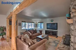 7 Mi to Heavenly Ski Resort: Cozy Tahoe Cabin - Image 2