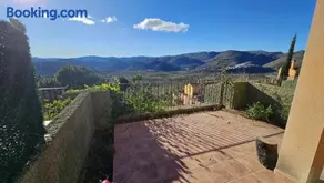 Quiet mountain townhouse with pool and WiFi - Image 3