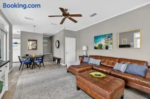 221 Olive Way - Image 4