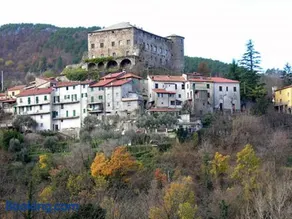 All'ombra del Castello - Image 1