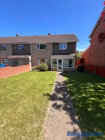 Spacious 3 bed property flexible beds sleeps 6 - Image 2