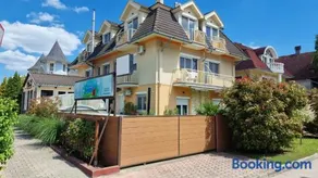 Napsugár Apartmanház - Image 1
