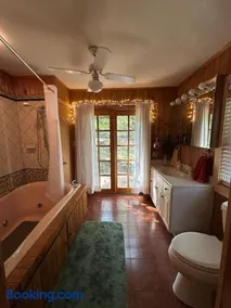 Secluded Orchard Cabin Mountain Views, Wineries, & Peaceful Escape - Image 3