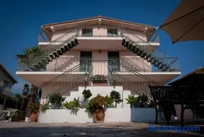 La Casa Del Mito - Image 1
