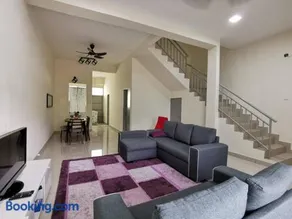 Shanis Homestay 4-Bedroom at Taiping, Perak - Image 1