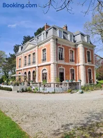 Le Petit Château Peltzer - Image 1