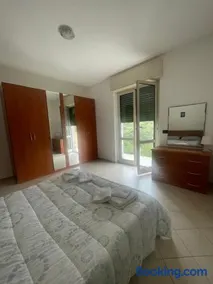 Home Mome - Image 3