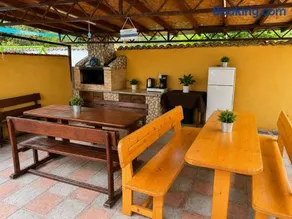 Kalabria Guest House Pool, BBQ & Jacuzzi - Image 3