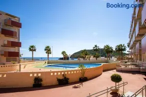 Apto Primera Línea con Piscina - Guipas Beach - Image 1