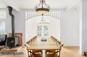 French Island Hill House - Image 4