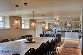 Finest Retreats - Blackton Farmhouse - Image 3