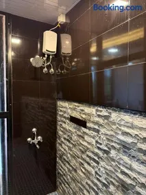 Luxurious big Room with jacuzi - Image 2
