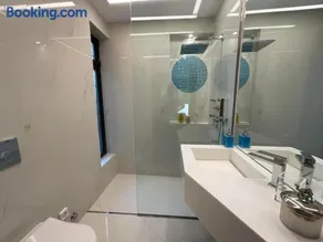 Varkiza Gallery Suite by Firs Class Properties - Image 2