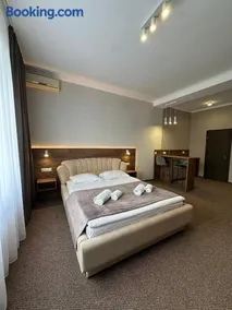 Globus Hotel - Image 2