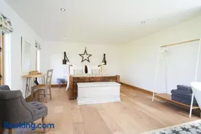 The Cowshed, Tunbridge Wells - Image 2