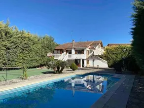 Maravillosa casa con piscina en un pueblo único, Artajona - Navarra - Image 1