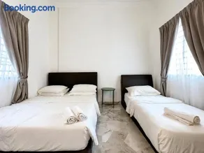 BNB Country Homestay, Rawang - 20 pax, pool, event - Image 4