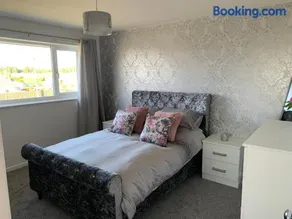 SUNNY PRESTATYN APARTMENT - Image 1