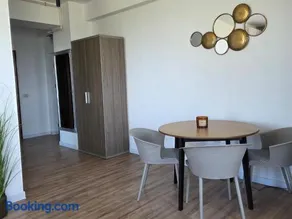 Belle Sea View Apartment Mamaia - Image 2